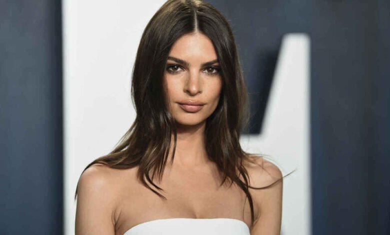 Emily Ratajkowski