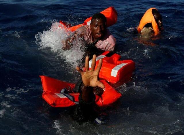 migrantes naufragio