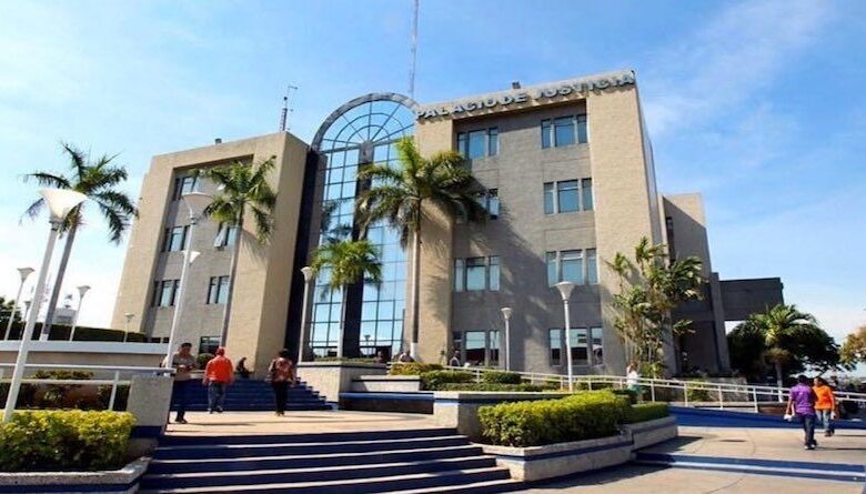 Tribunales