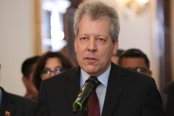 El coordinador saliente de la Organización de Naciones Unidas en Venezuela, Peter Grohmann