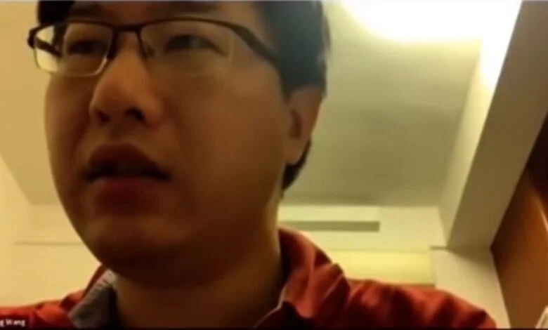 Profesor da clase por dos horas con el micrófono en silencio sin darse cuenta