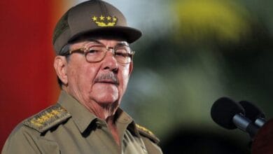 Raúl Castro deja su cargo por padecer cáncer de esófago y de recto