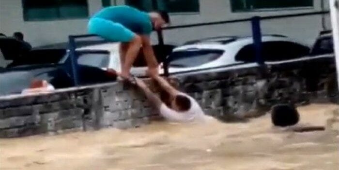 Manaos: Crecida de río arrastra un centro de migrantes venezolanos