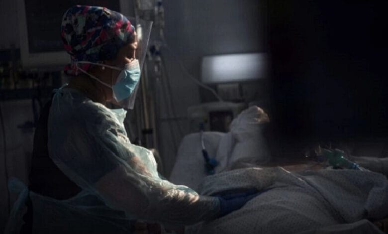 Alertan que el país "se queda sin personal sanitario" por la Covid-19