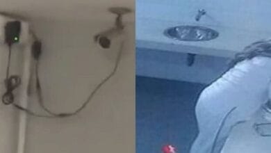 Detienen a un profesor que instaló una cámara oculta en el baño de niñas de una escuela