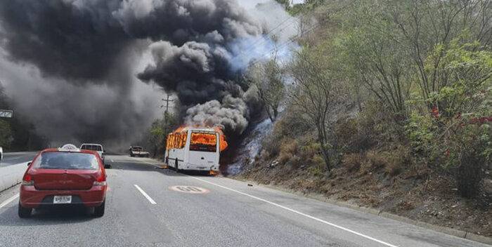 incendio bus caracas