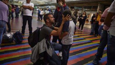 niño separado de sus padres
