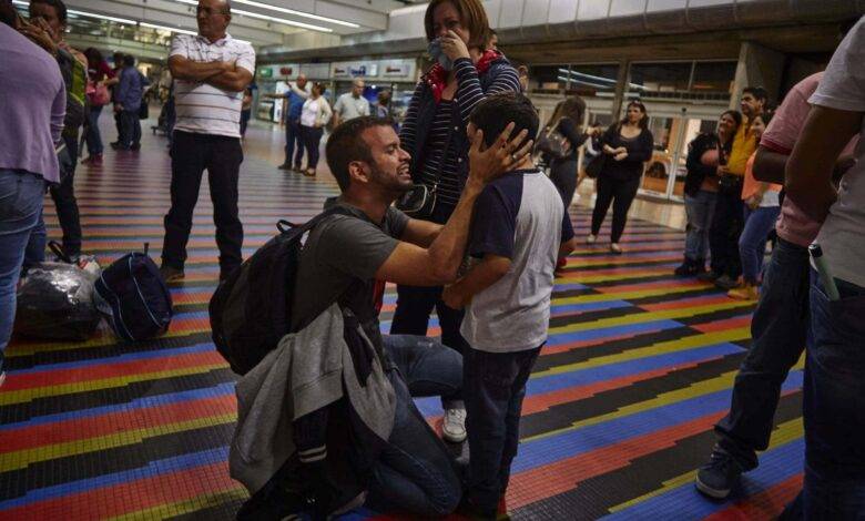 niño separado de sus padres