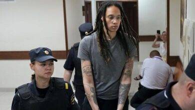 sigue detenida en Rusia