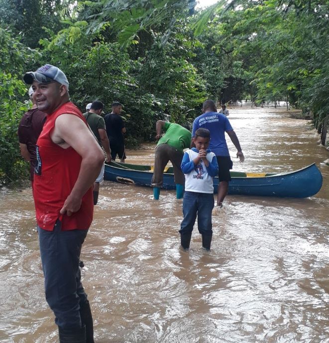 Se desbordó el río Burro Negro y se llevó animales y viviendas en ...